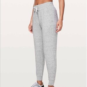 Warm Down Jogger (Bubble Dot). Size 2. Heathered Grey.